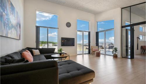 Four-Bedroom Holiday Home
