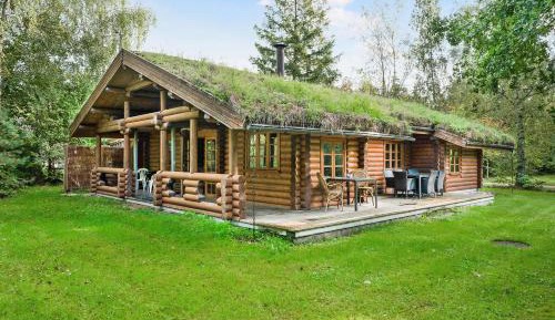 Four-Bedroom Holiday Home