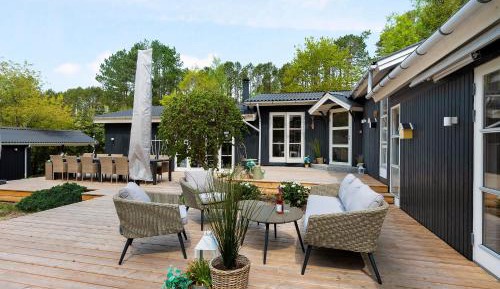 Three-Bedroom Holiday Home 