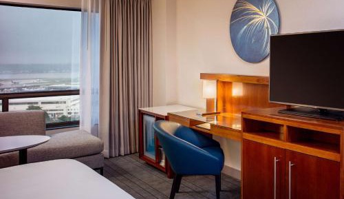 Corner King Room