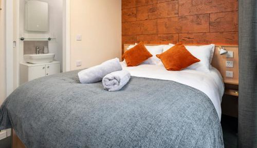 Double Room with Private Bathroom