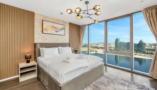 One-Bedroom Apartment with Sea View and Balcony