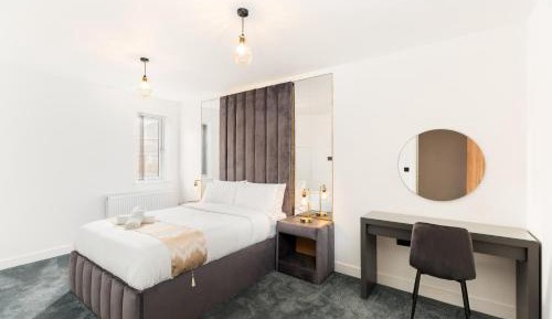 Deluxe Queen Room