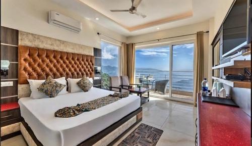 King Room with Balcony
