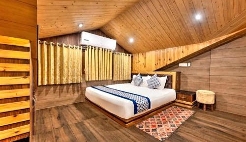 King Studio with Sofa Bed