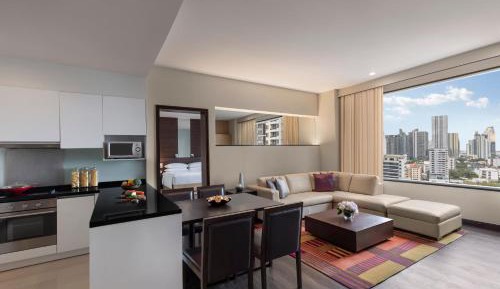 One-Bedroom Executive Suite, with Bathtub