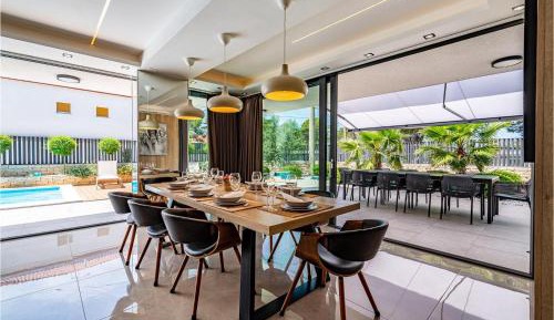 Four-Bedroom Holiday Home