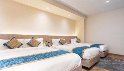  Family Suite With Free International Airport Pickup, 30% Off Sauna, Steam & Jacuzzi