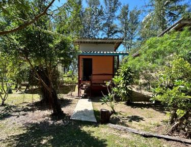 Bungalow with Garden View