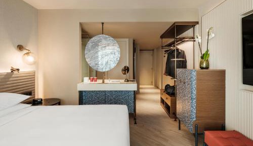 Deluxe King Room - Club Access