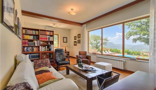 Four-Bedroom Holiday Home