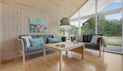 Three-Bedroom Holiday Home 