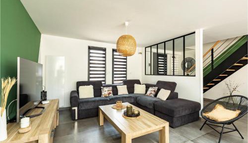 Four-Bedroom Holiday Home