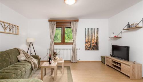 One-Bedroom Holiday Home