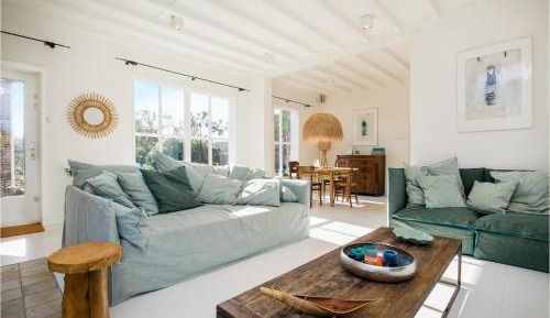 Five-Bedroom Holiday Home