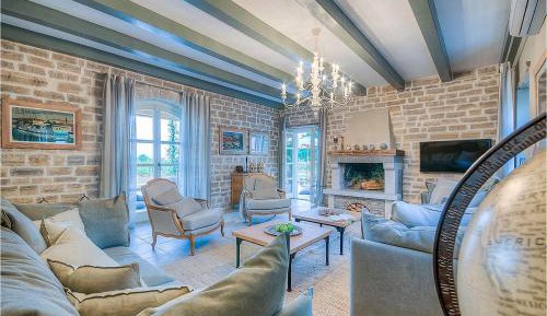 Five-Bedroom Holiday Home