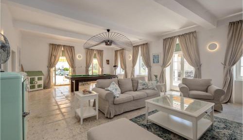 Five-Bedroom Holiday Home