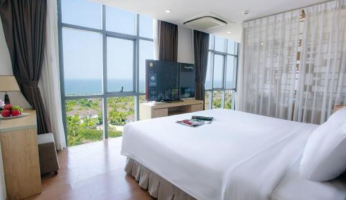 King Suite with Ocean View