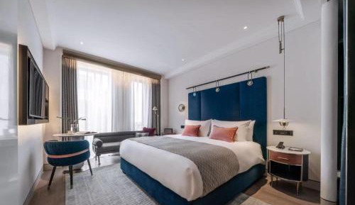 Deluxe King Room