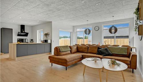 Six-Bedroom Holiday Home