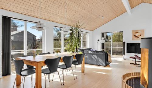 Four-Bedroom Holiday Home