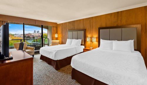 Queen Room with Two Queen Beds with Park View with Balcony - Non-smoking