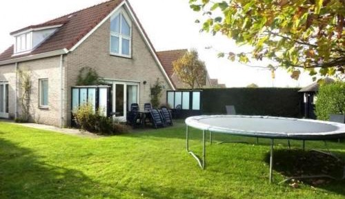 Three-Bedroom Holiday Home 