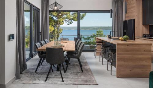 Four-Bedroom Holiday Home