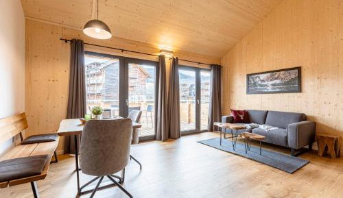 Deluxe One-Bedroom Apartment