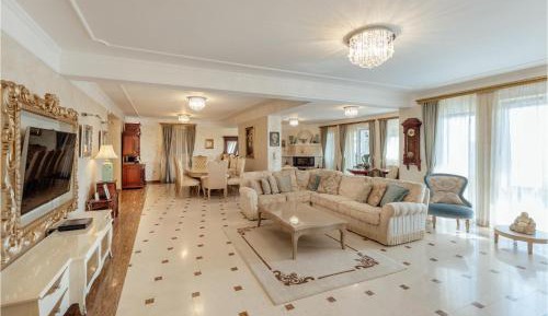 Six-Bedroom Holiday Home