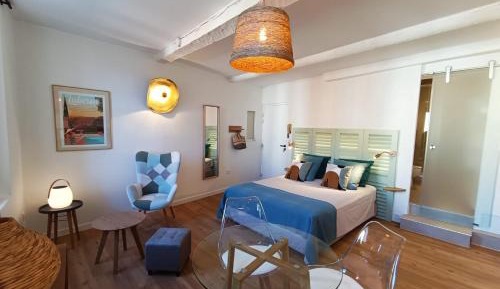 One-Bedroom Apartment with View