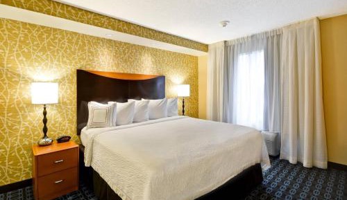 King Room with Roll-in Shower - Mobility and Hearing Accessible
