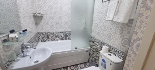 Deluxe Double or Twin Room with City View