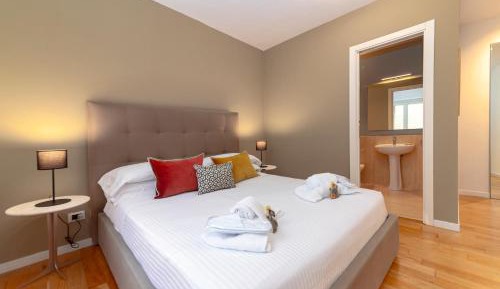 Deluxe Double Room with Shower