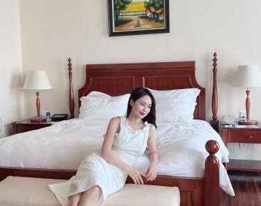 Deluxe King Room with Garden View