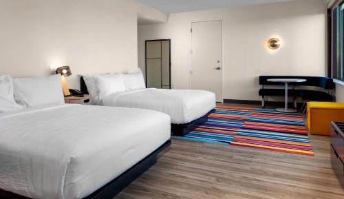 Aloft, Guest room, 2 Queen