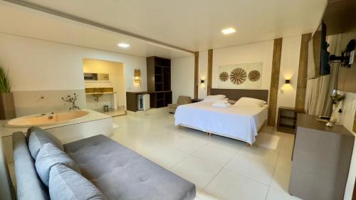 Deluxe Suite with Spa Bath