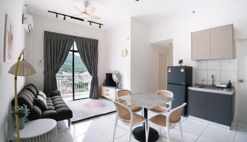 Three-Bedroom Apartment with Balcony