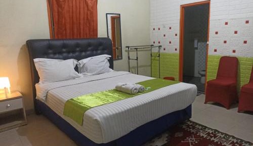 Standard Queen Room