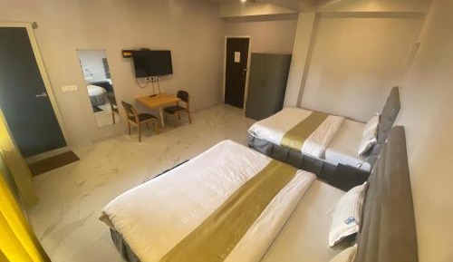 Deluxe Family Room