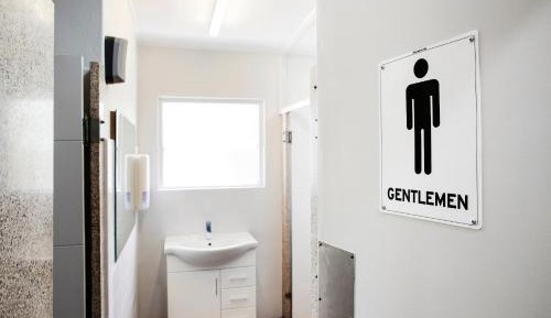Compact Single Room with Shared Bathroom 