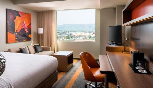 King Room with Sofa Bed - Hearing Accessible