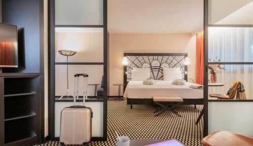 Family Suite with 1 King-Size bed and 1 Sofa bed - High floor