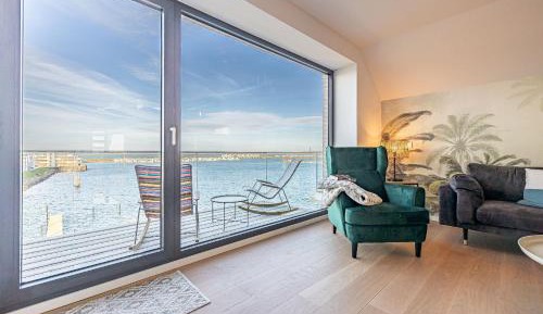 One-Bedroom Apartment with Balcony