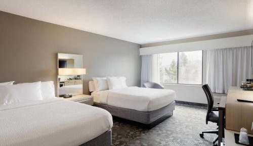 Queen Room with Two Queen Beds - Hearing Accessible