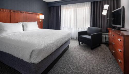 King Room with Sofa Bed