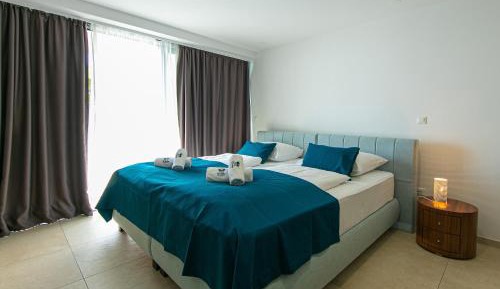 Studio Apartment with Balcony