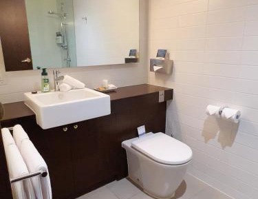 Queen Room with City View - Non Smoking