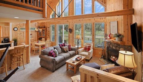 Three-Bedroom Holiday Home 