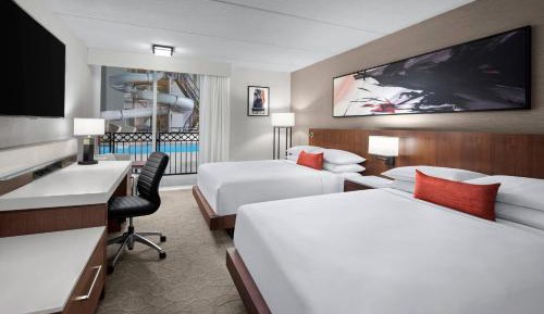 Guest room, 2 Queen, Poolside